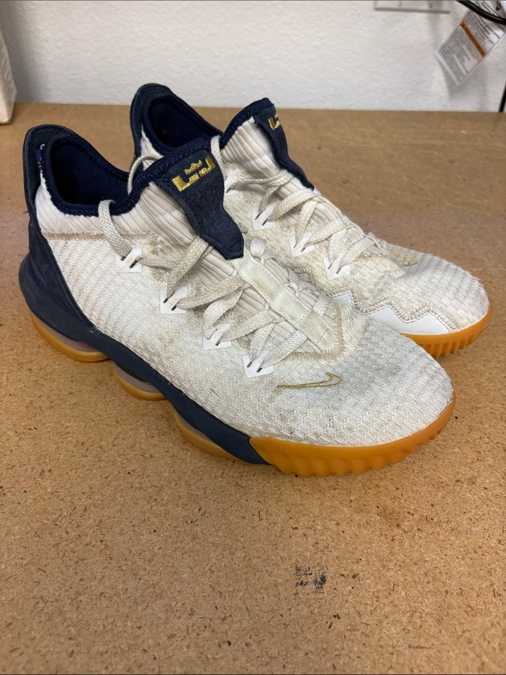 2019 Men's Nike Zoom Lebron 16 XVI USA Olympics White Navy Size 8 Used
